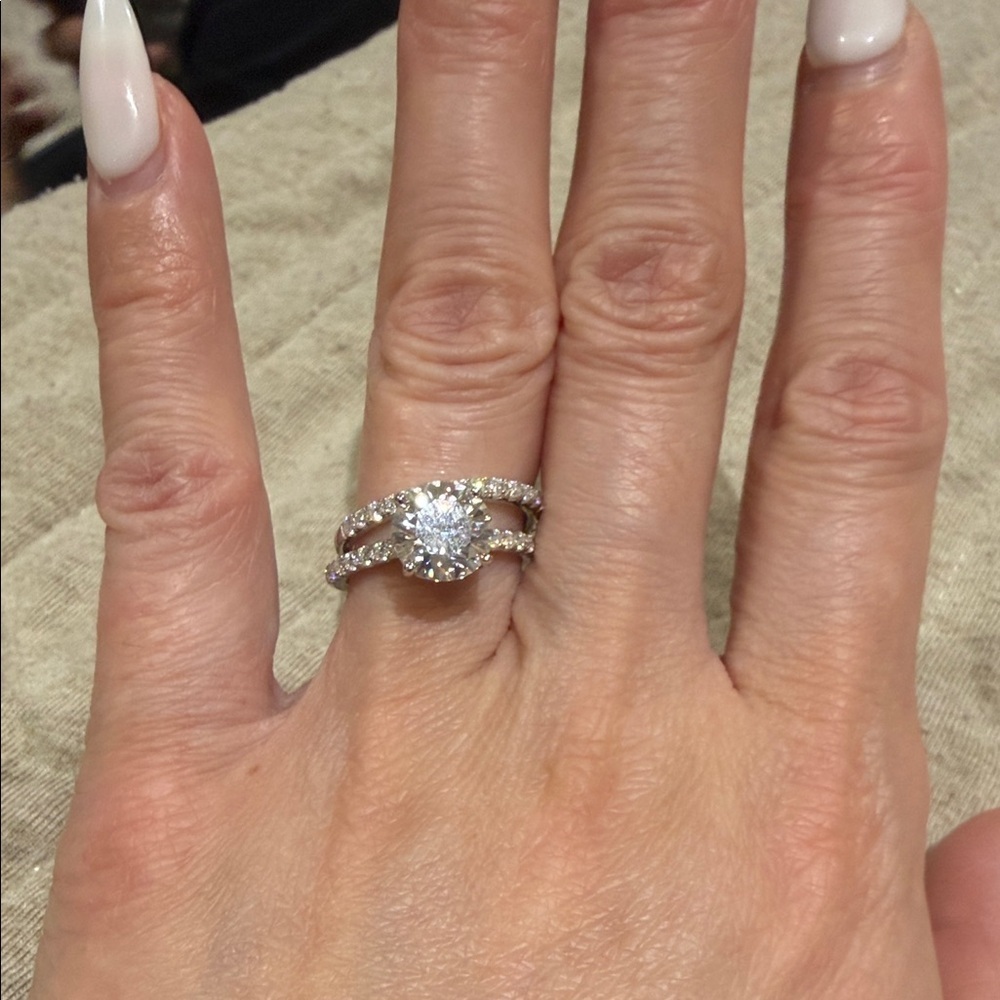 Nwt Elegant Silver Moissanite Diamond Ring set